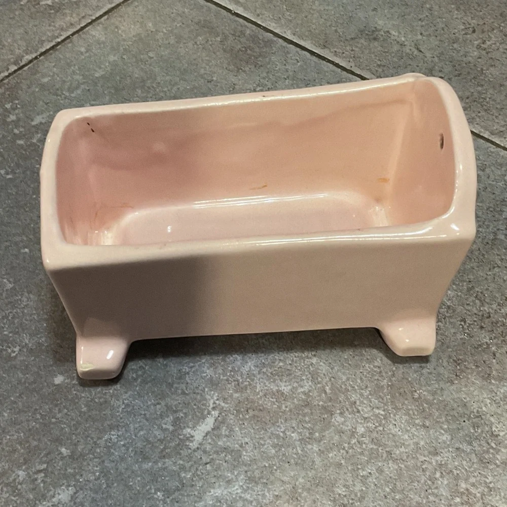 Elegant Pink Ceramic Bath Accessory